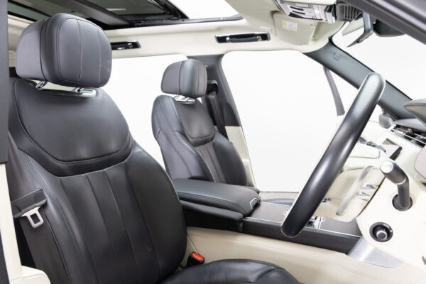レンジローバー オートバイオグラフィ 4.4L P530 SWB 4WD
