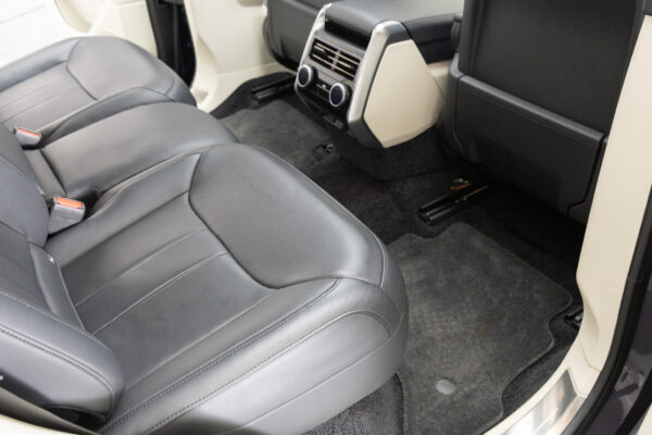 レンジローバー オートバイオグラフィ 4.4L P530 SWB 4WD