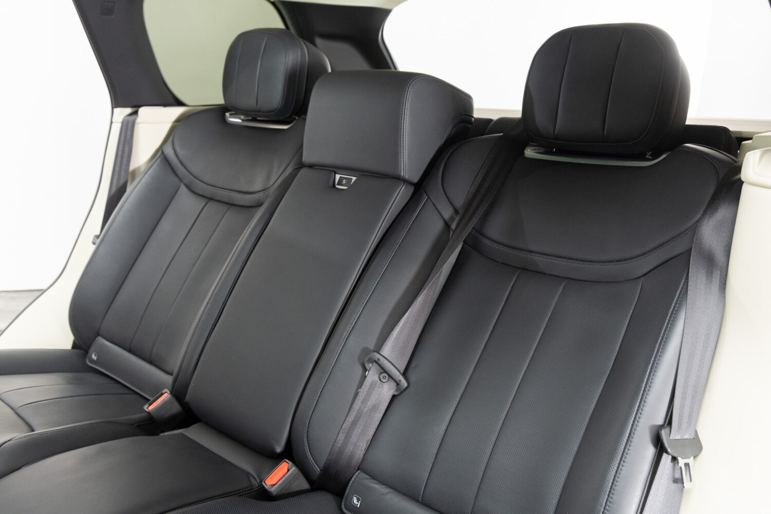 レンジローバー オートバイオグラフィ 4.4L P530 SWB 4WD