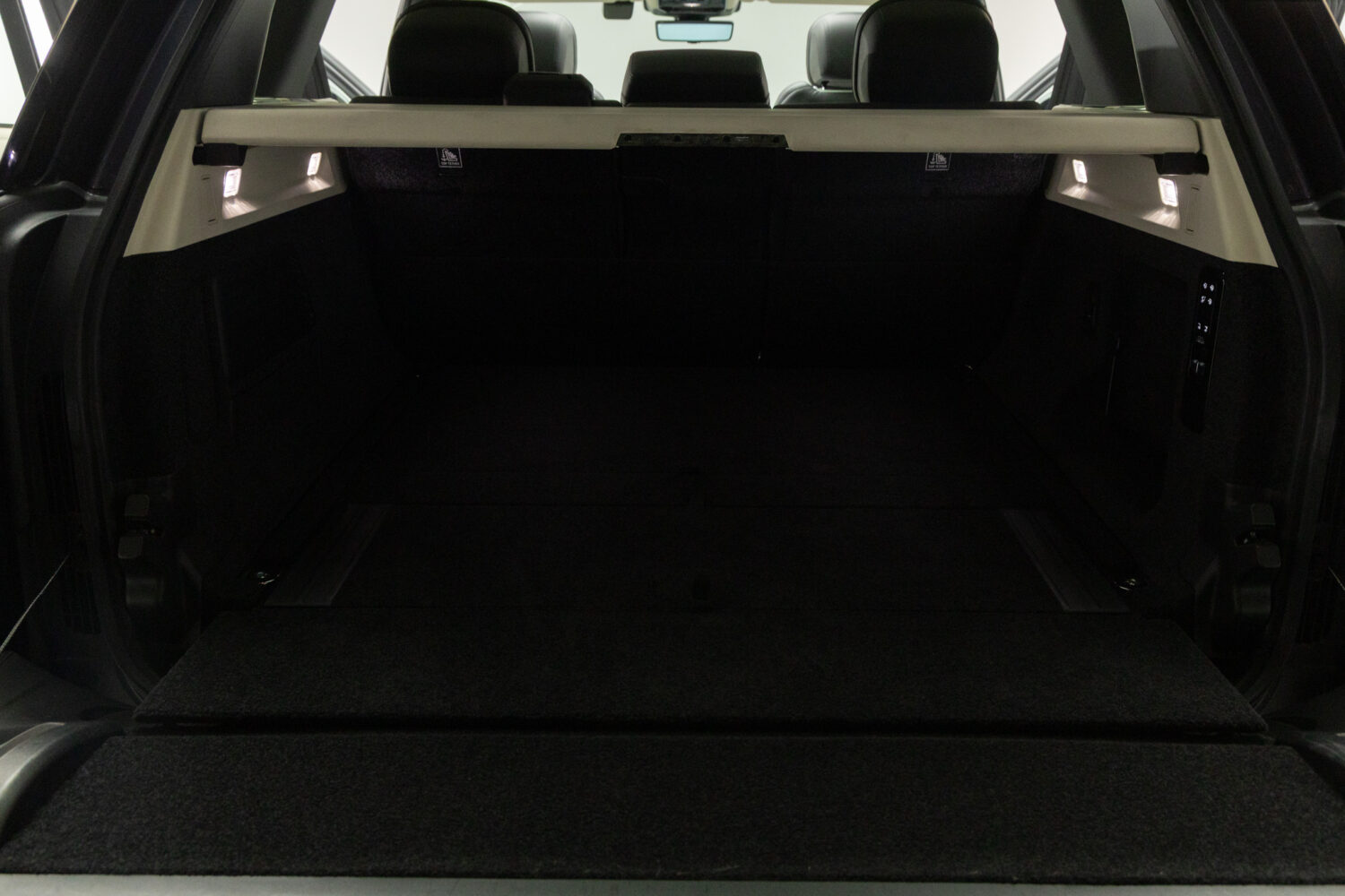 レンジローバー オートバイオグラフィ 4.4L P530 SWB 4WD