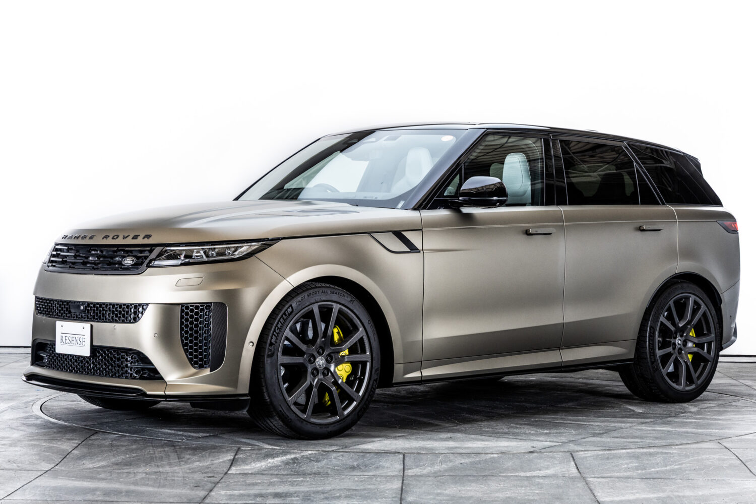 レンジローバースポーツ SV エディションONE 4.4L P635 4WD