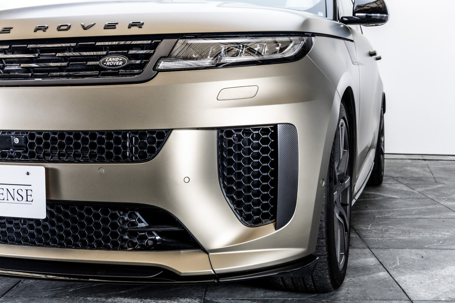 レンジローバースポーツ SV エディションONE 4.4L P635 4WD