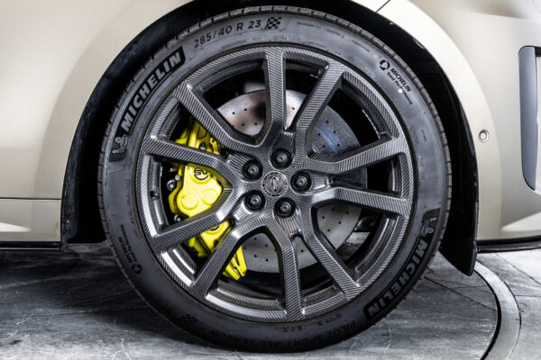 レンジローバースポーツ SV エディションONE 4.4L P635 4WD