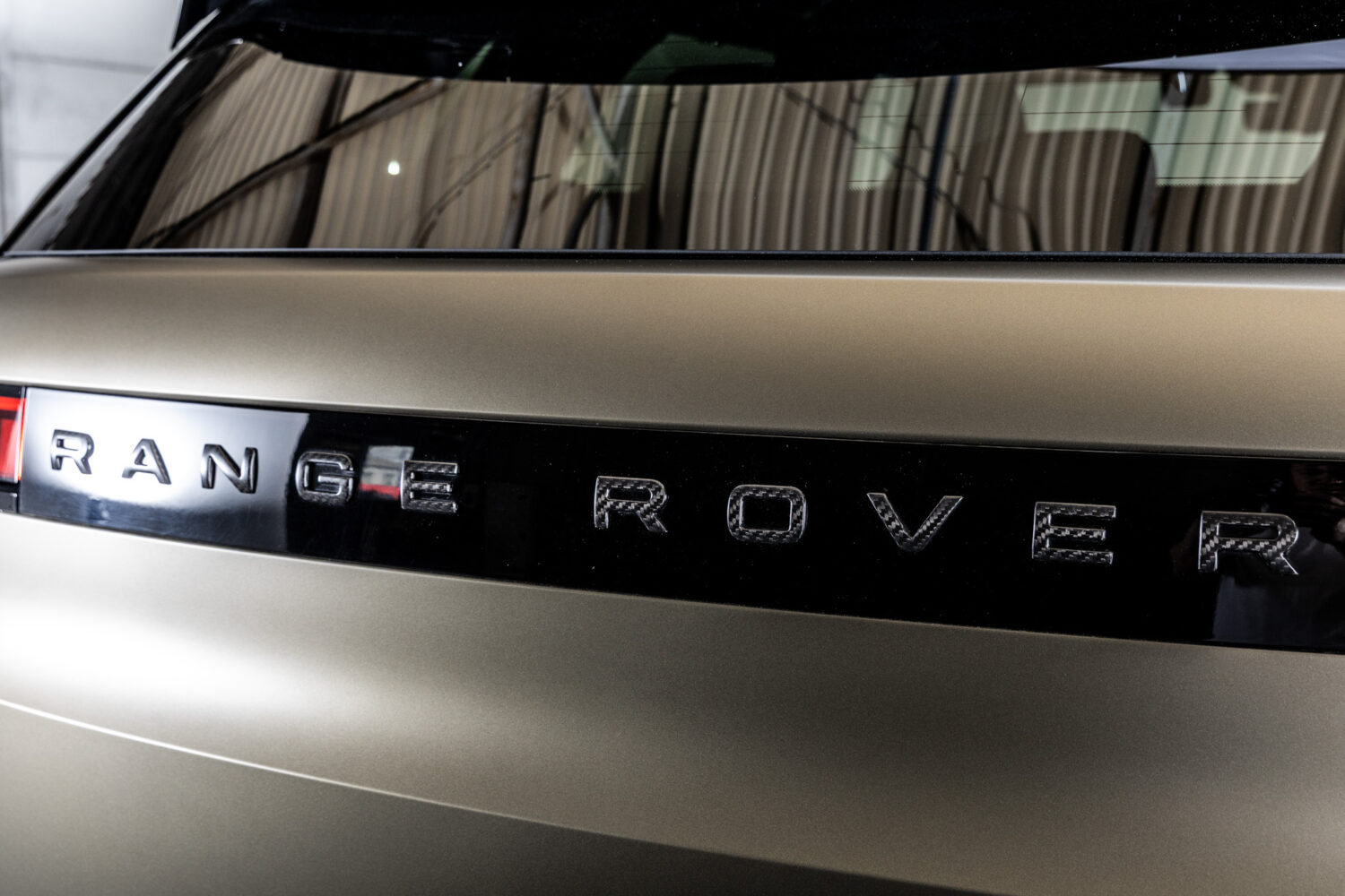 レンジローバースポーツ SV エディションONE 4.4L P635 4WD