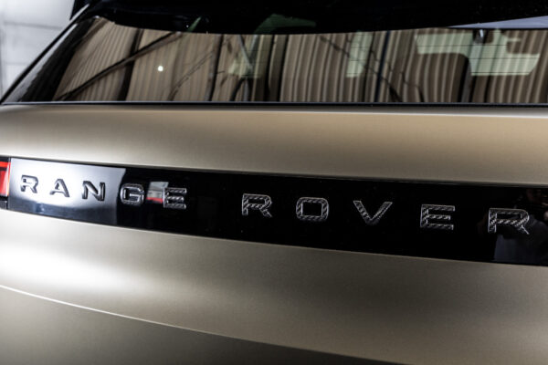 レンジローバースポーツ SV エディションONE 4.4L P635 4WD