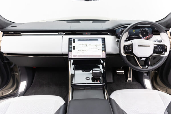 レンジローバースポーツ SV エディションONE 4.4L P635 4WD
