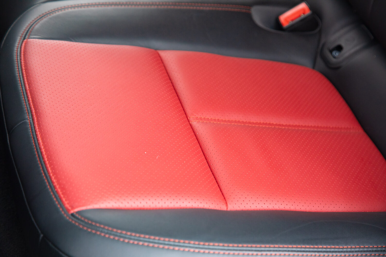 マカン S シュポルト エディション (パノラミック ルーフ システム装着車) PDK 4WD