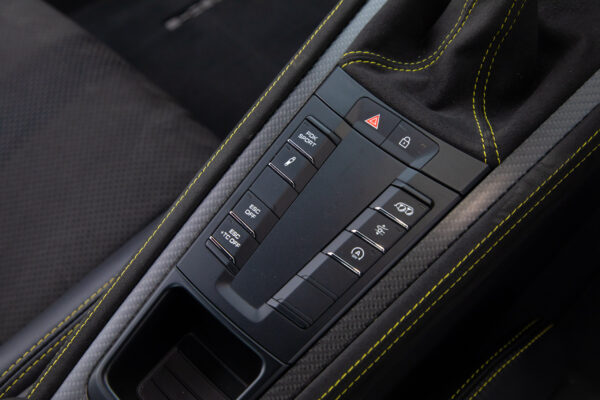 ポルシェ 718ケイマン GT4 RS PDK