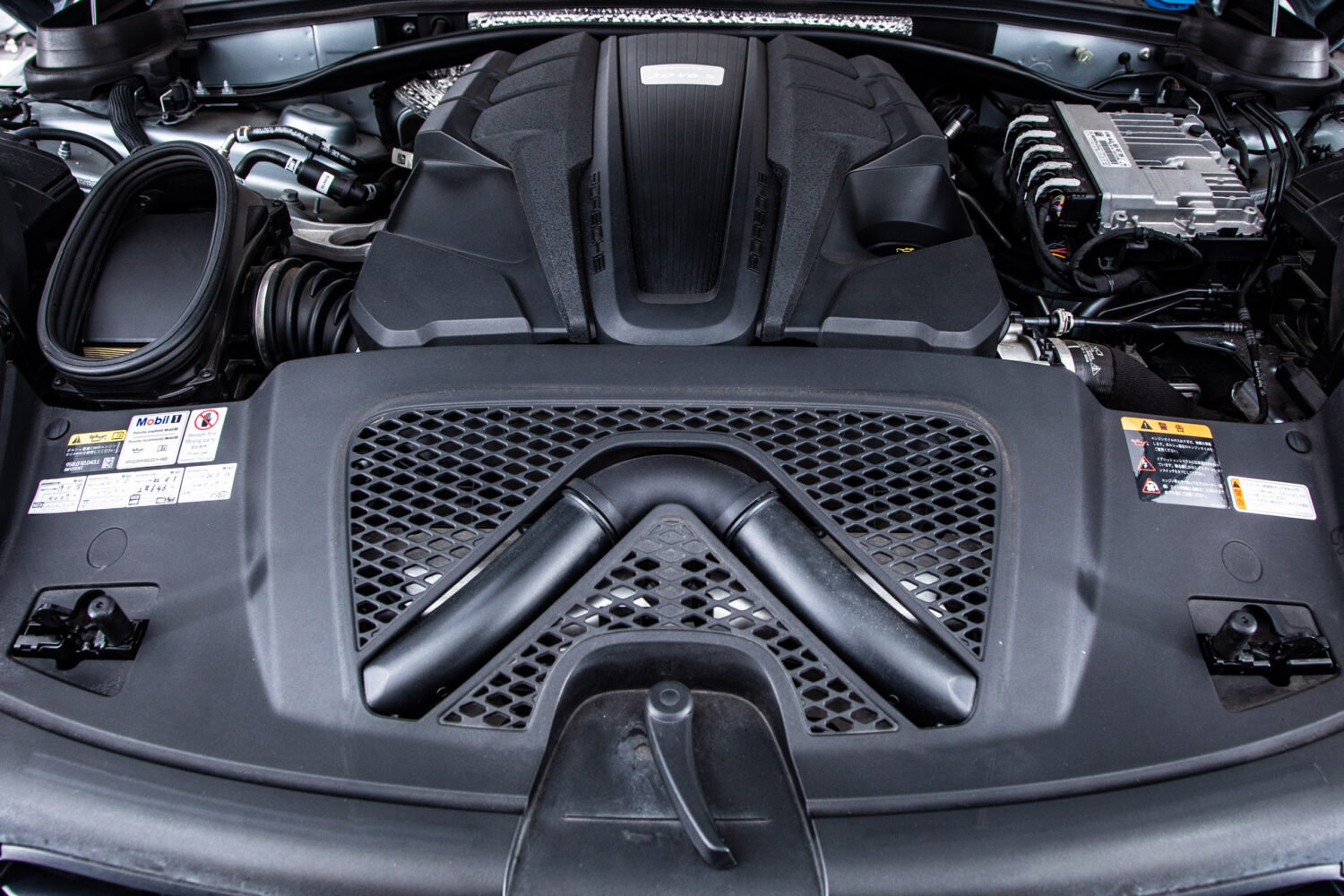 マカン S シュポルト エディション (パノラミック ルーフ システム装着車) PDK 4WD