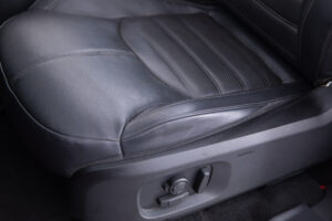 レンジローバーイヴォーク HSE ダイナミック 4WD