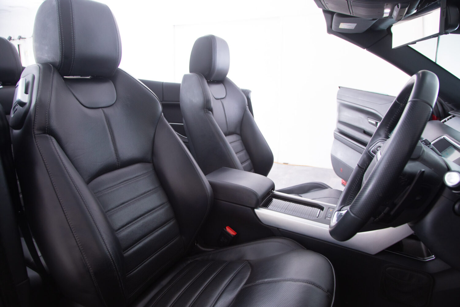 レンジローバーイヴォーク HSE ダイナミック 4WD