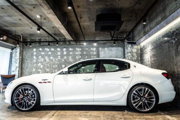 ギブリ トロフェオ　左H