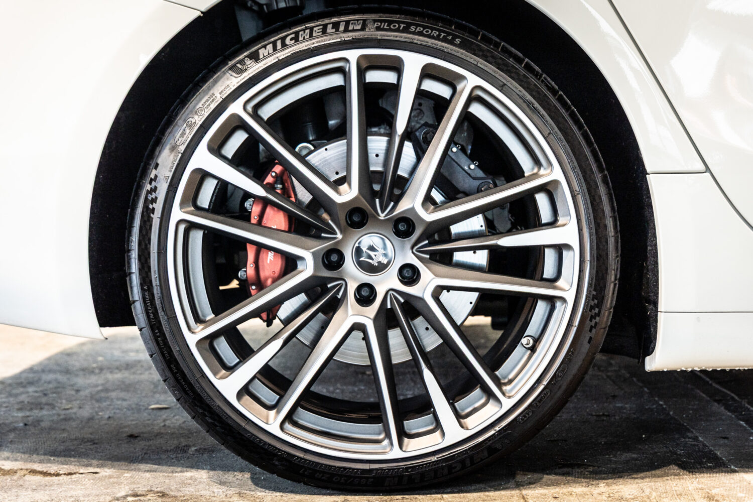 ギブリ トロフェオ　左H