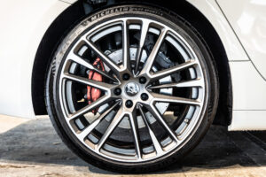 ギブリ トロフェオ　左H