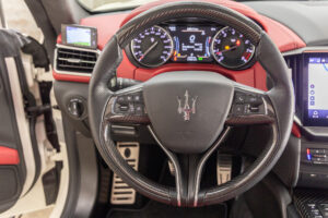 ギブリ トロフェオ　左H