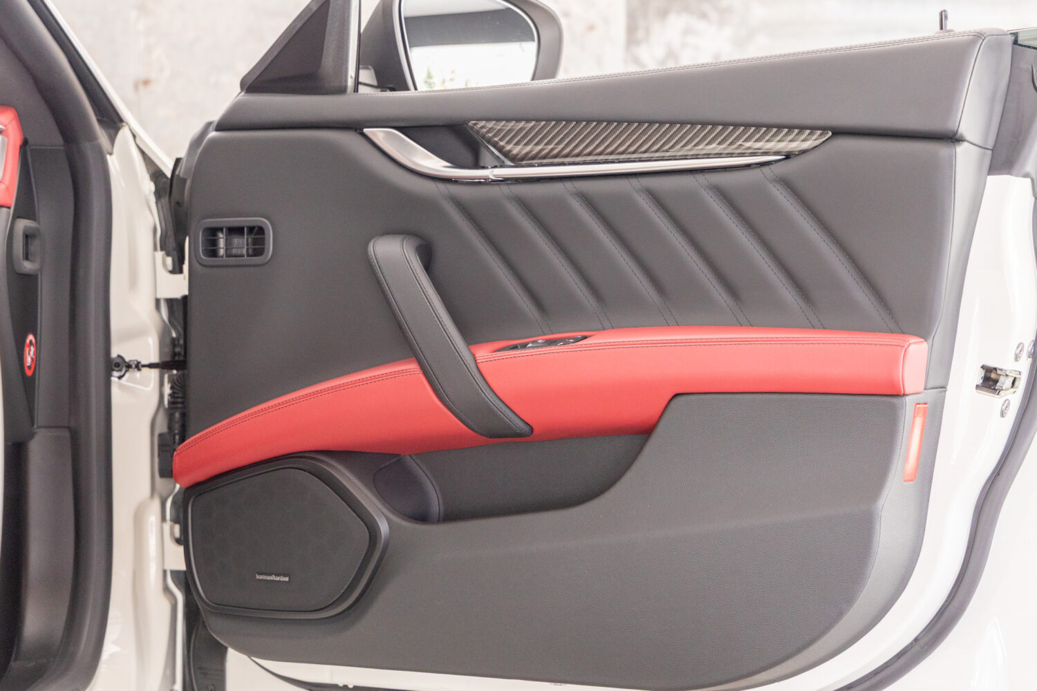 ギブリ トロフェオ　左H