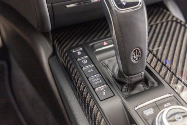 ギブリ トロフェオ　左H