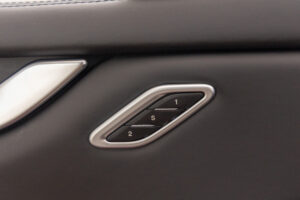 ギブリ トロフェオ　左H