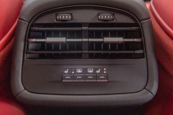 ギブリ トロフェオ　左H