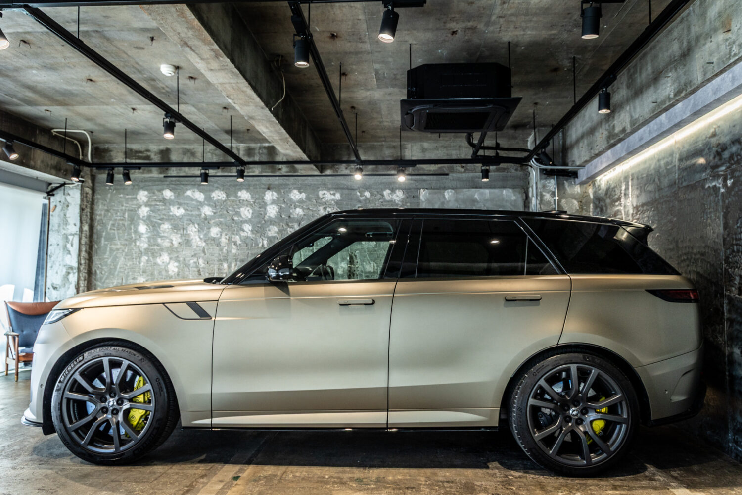 レンジローバースポーツ SV エディションONE 4.4L P635 4WD