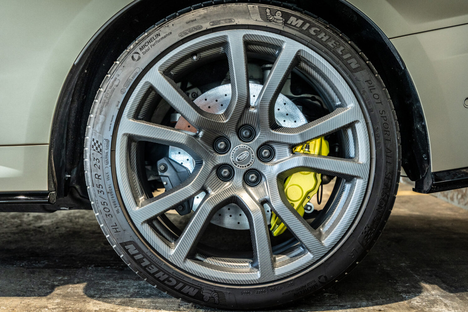 レンジローバースポーツ SV エディションONE 4.4L P635 4WD