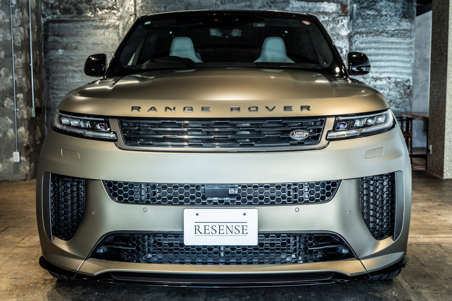 レンジローバースポーツ SV エディションONE 4.4L P635 4WD