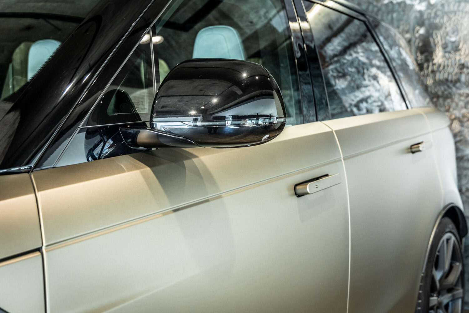 レンジローバースポーツ SV エディションONE 4.4L P635 4WD