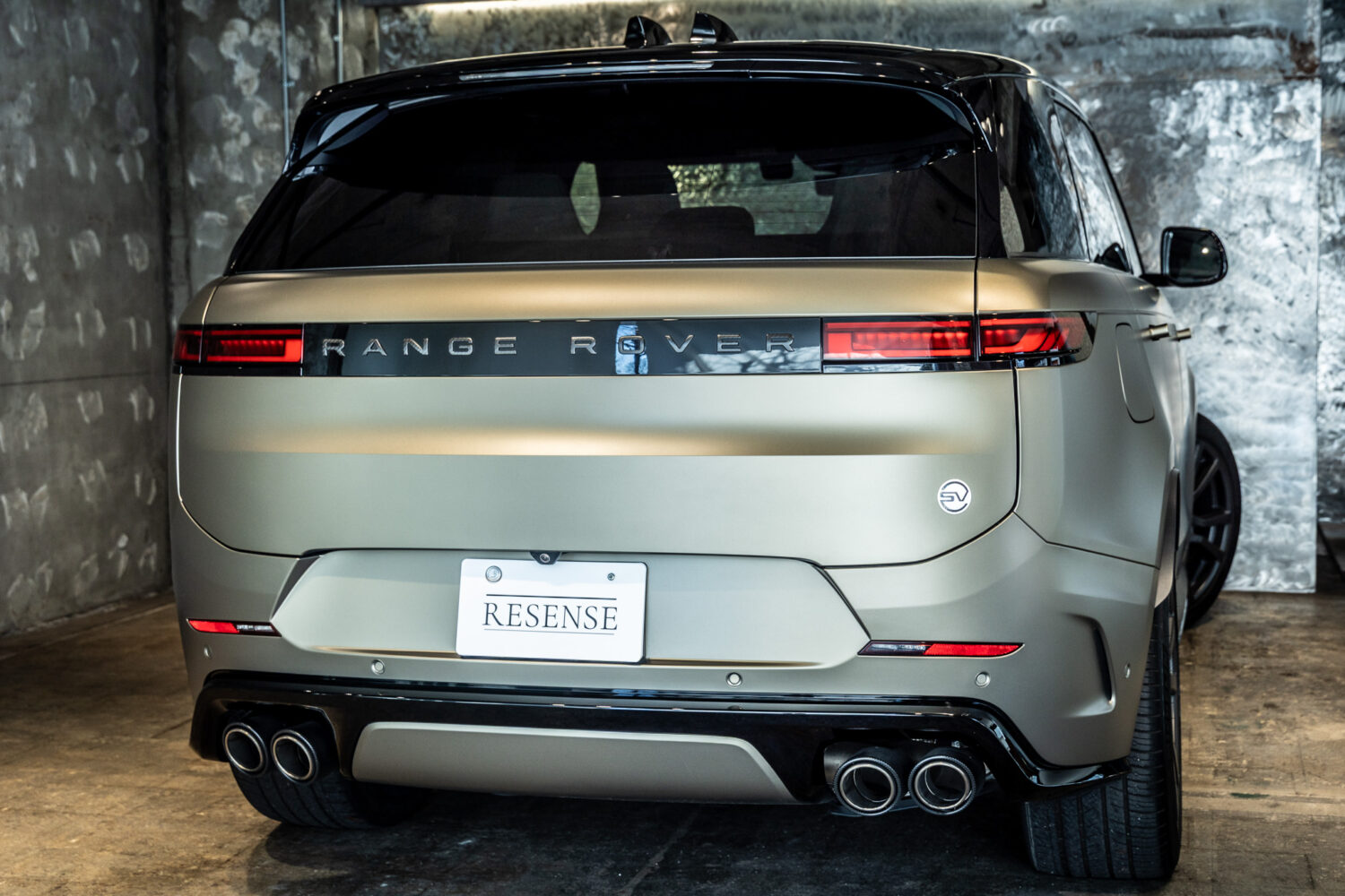 レンジローバースポーツ SV エディションONE 4.4L P635 4WD