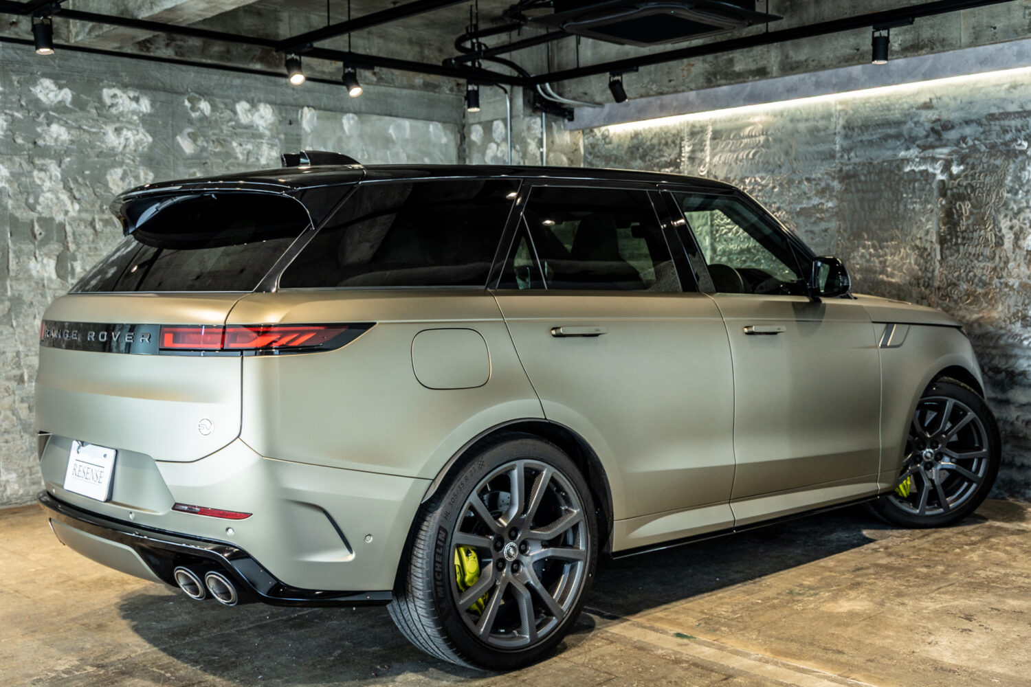 レンジローバースポーツ SV エディションONE 4.4L P635 4WD