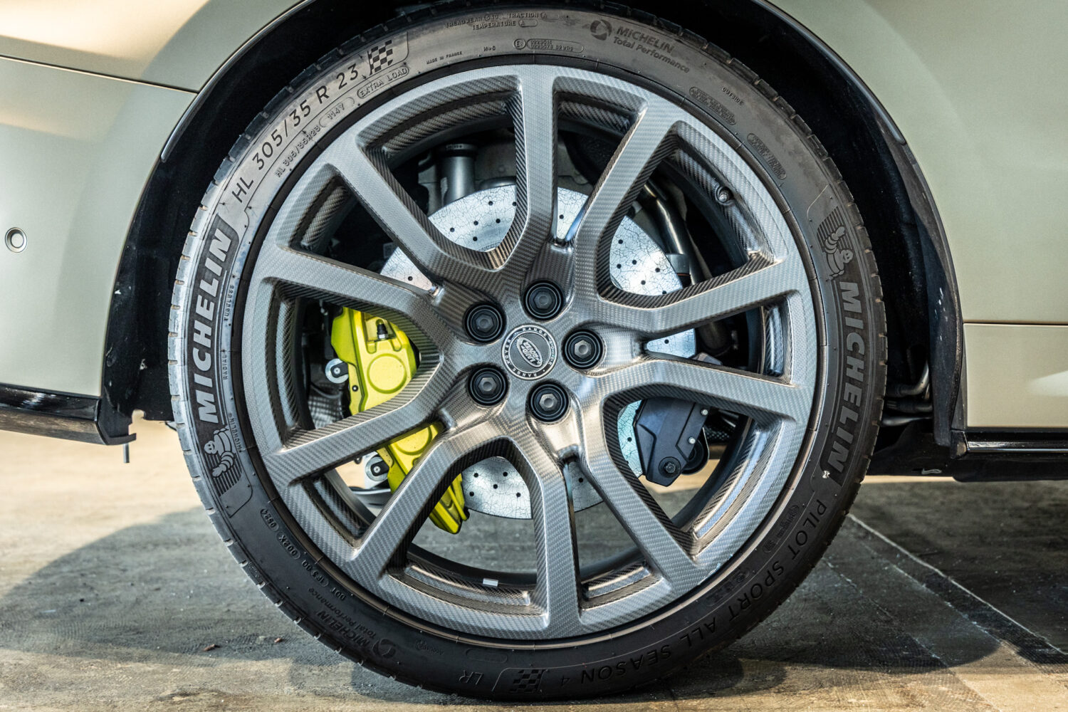 レンジローバースポーツ SV エディションONE 4.4L P635 4WD