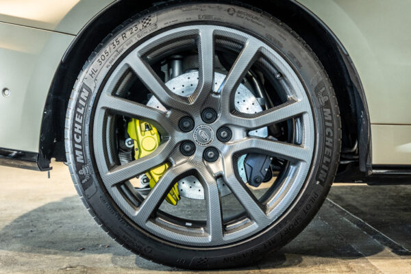 レンジローバースポーツ SV エディションONE 4.4L P635 4WD