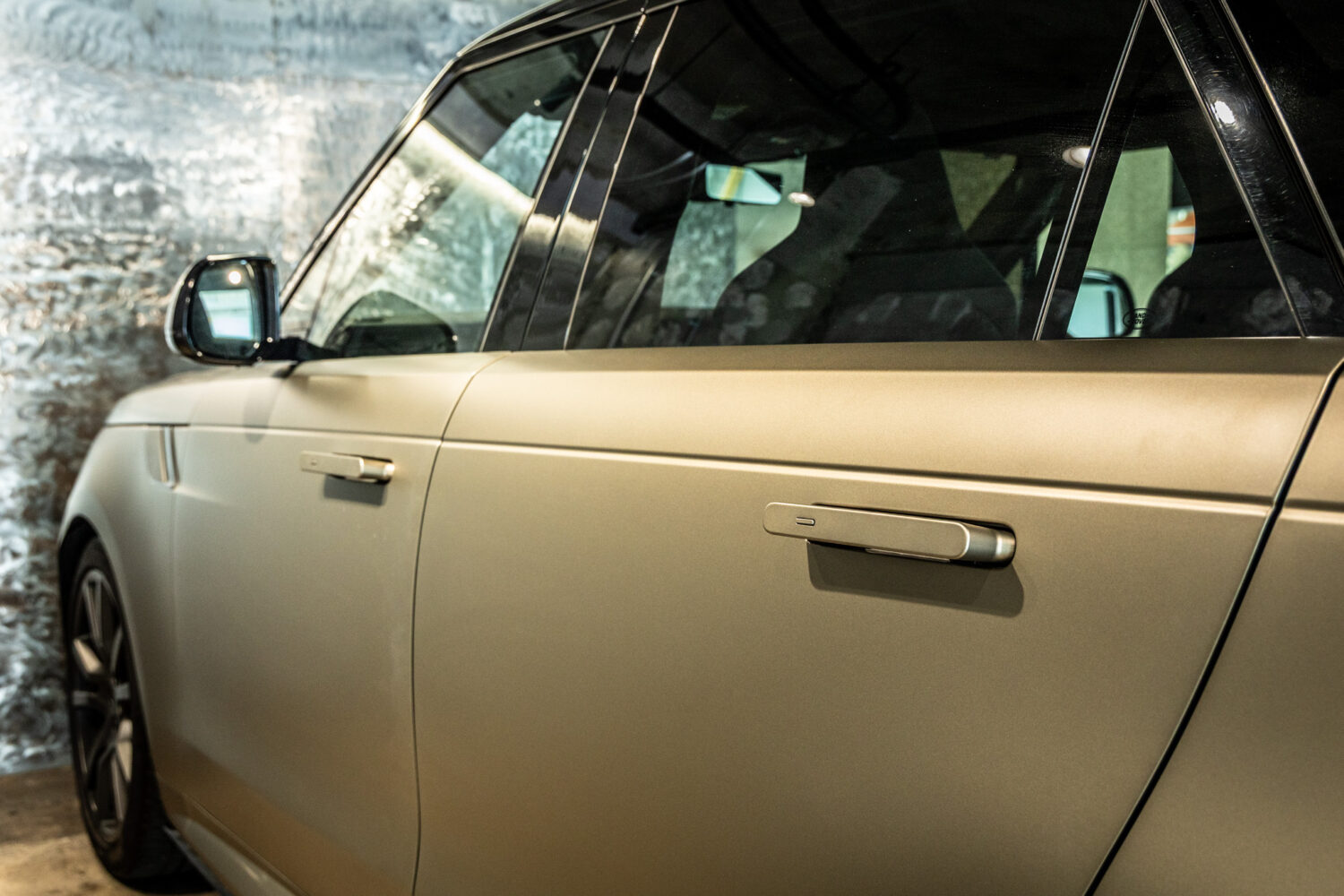 レンジローバースポーツ SV エディションONE 4.4L P635 4WD