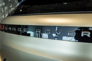 レンジローバースポーツ SV エディションONE 4.4L P635 4WD