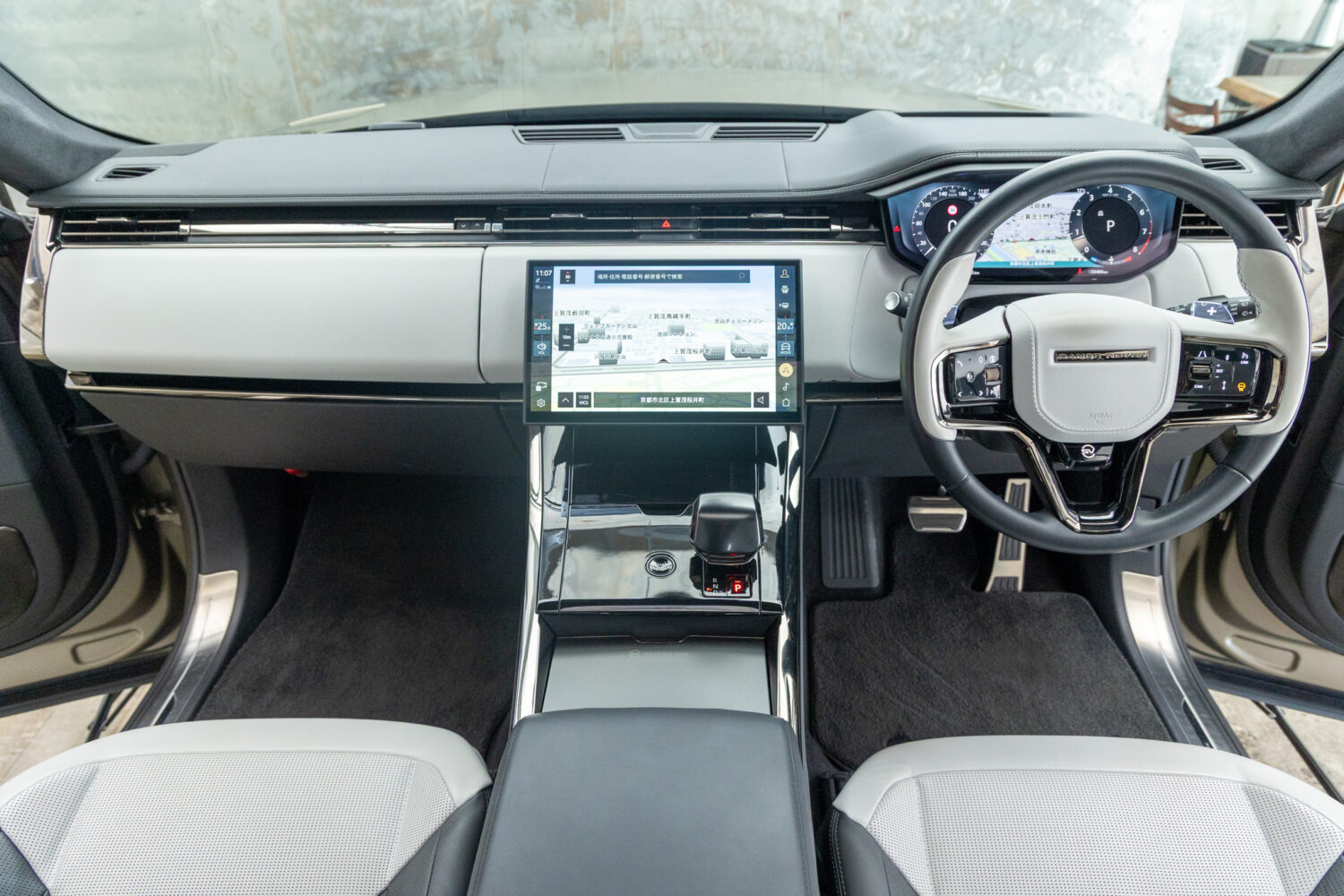 レンジローバースポーツ SV エディションONE 4.4L P635 4WD