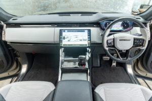 レンジローバースポーツ SV エディションONE 4.4L P635 4WD