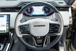 レンジローバースポーツ SV エディションONE 4.4L P635 4WD