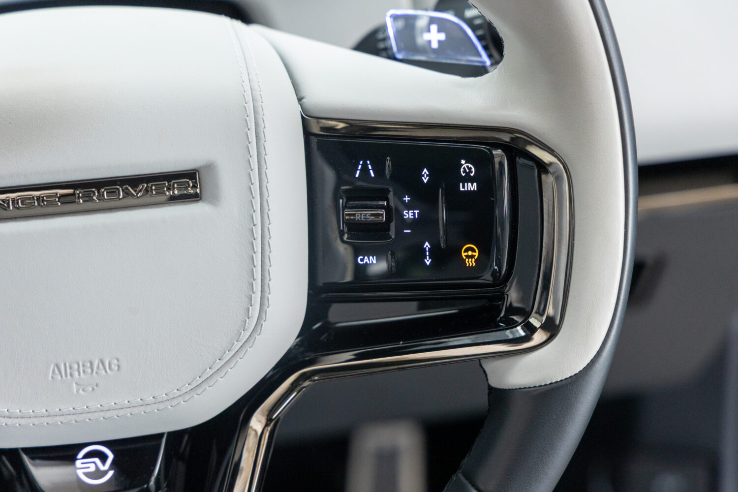 レンジローバースポーツ SV エディションONE 4.4L P635 4WD