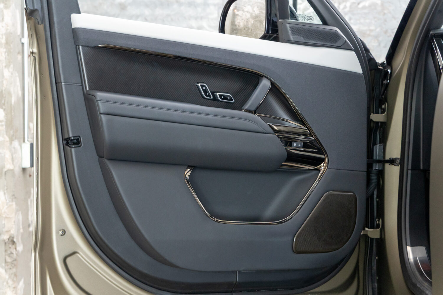 レンジローバースポーツ SV エディションONE 4.4L P635 4WD