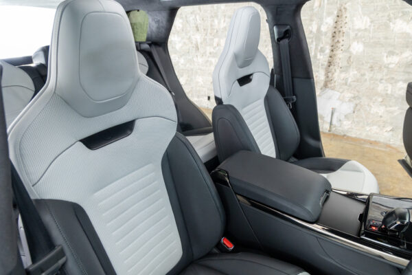 レンジローバースポーツ SV エディションONE 4.4L P635 4WD