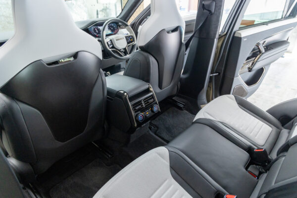 レンジローバースポーツ SV エディションONE 4.4L P635 4WD