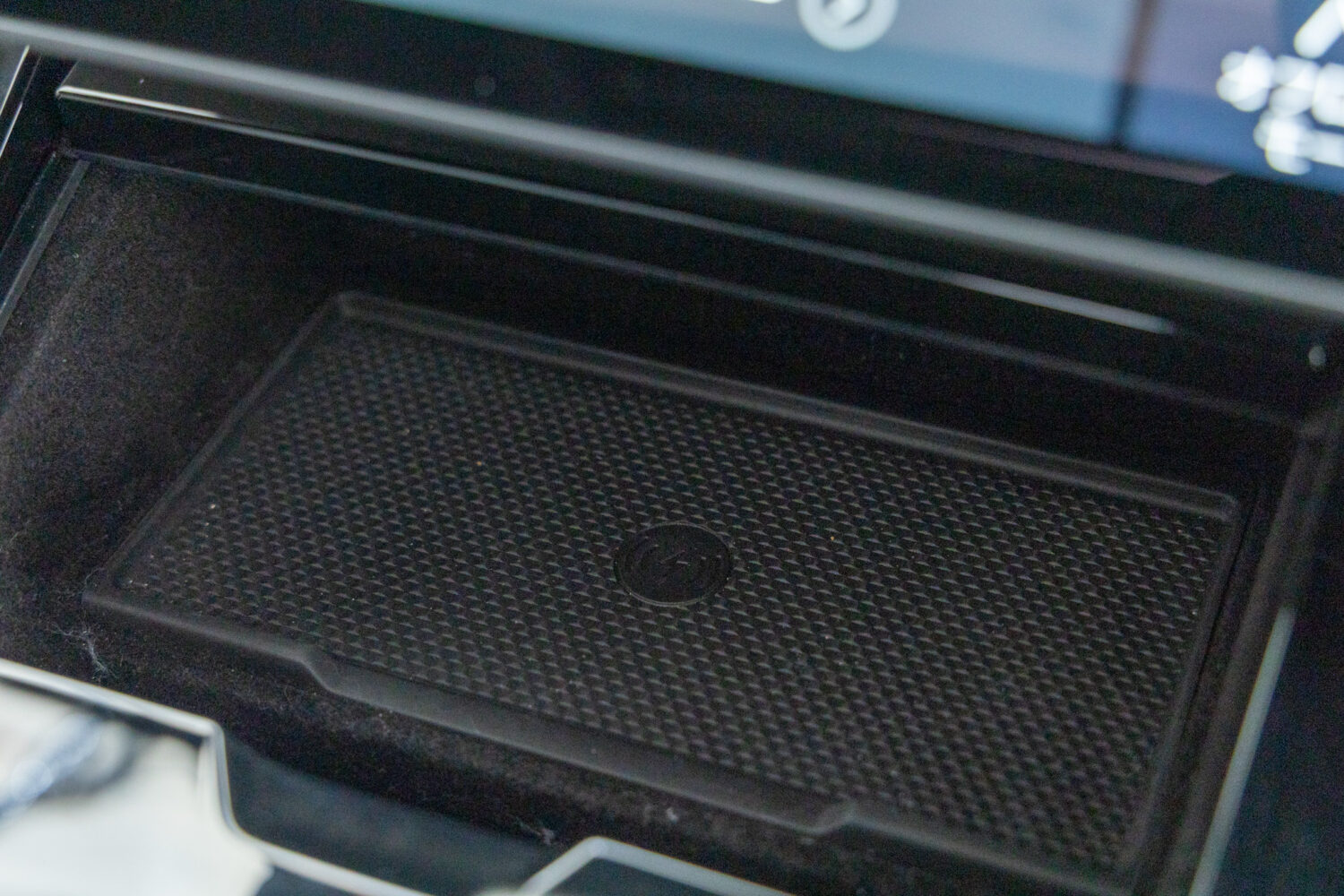 レンジローバースポーツ SV エディションONE 4.4L P635 4WD