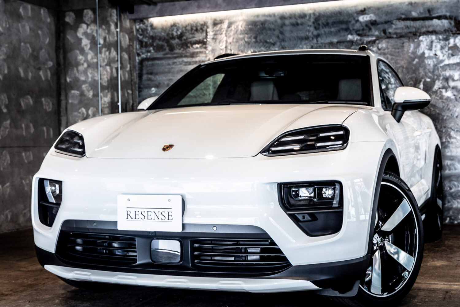 マカンエレクトリック ベースモデル