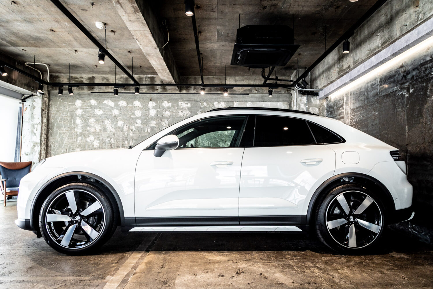 マカンエレクトリック ベースモデル