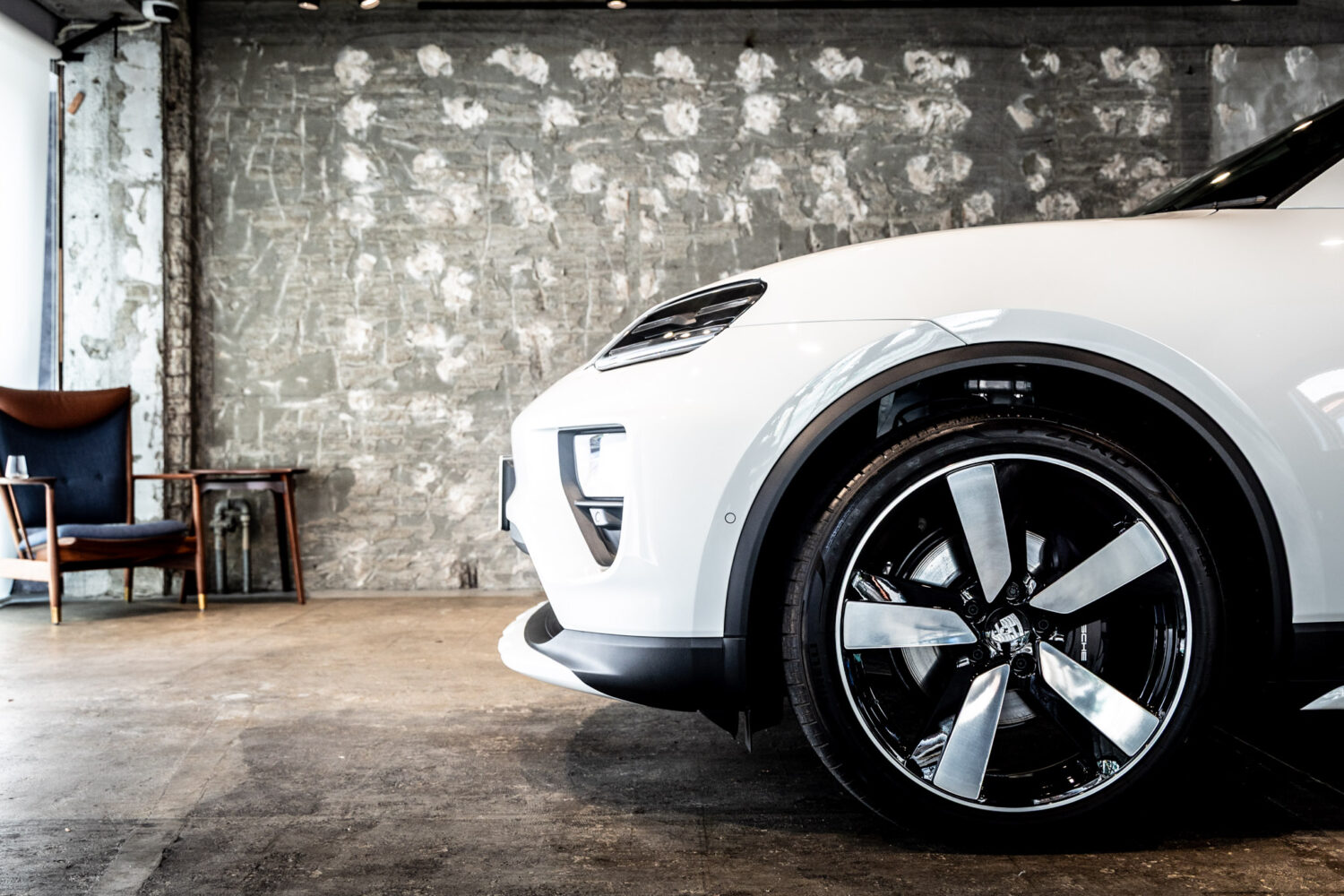 マカンエレクトリック ベースモデル