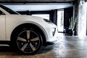 マカンエレクトリック ベースモデル