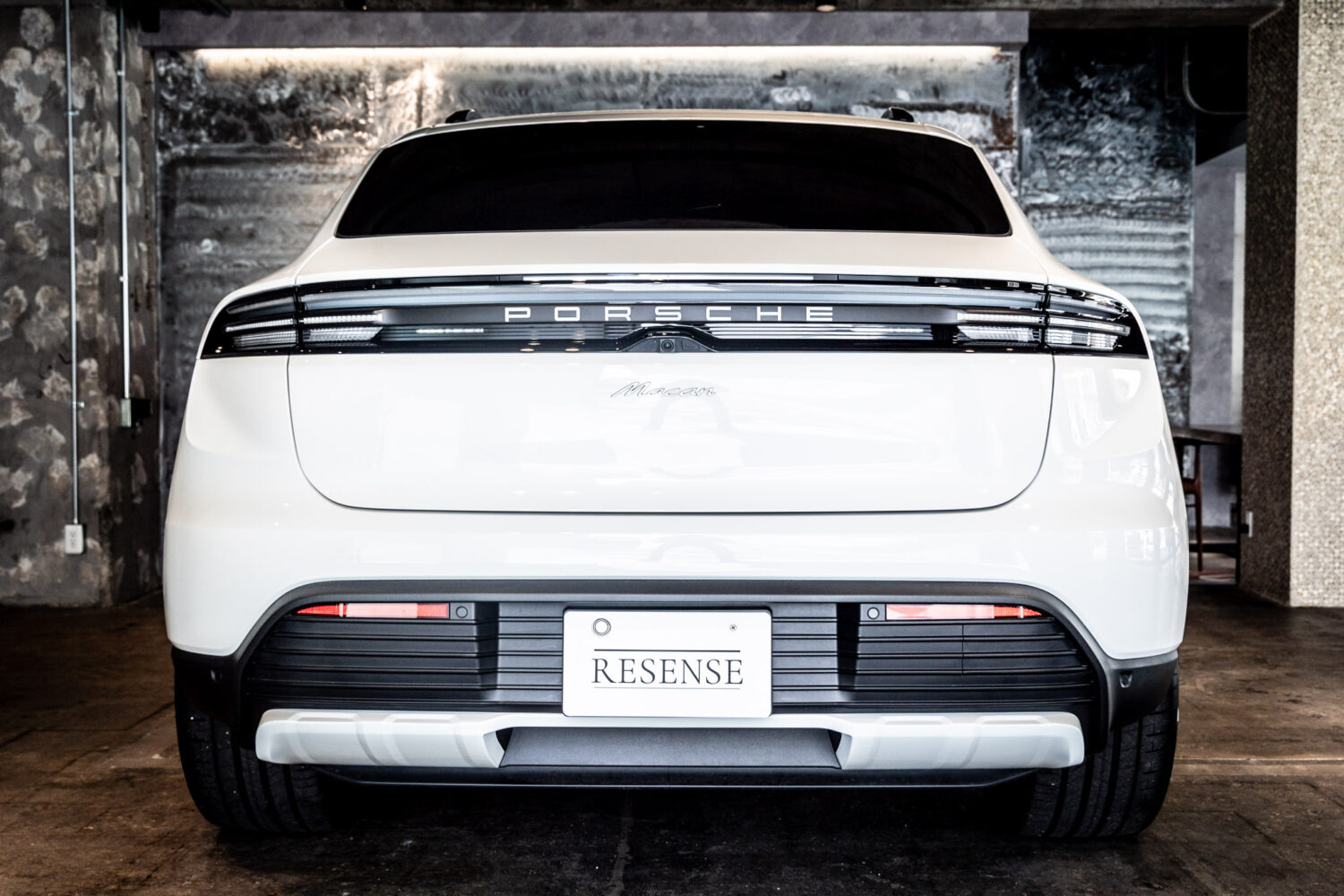 マカンエレクトリック ベースモデル