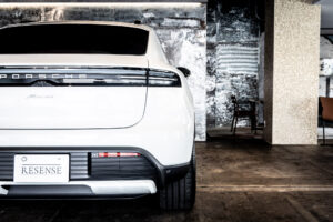 マカンエレクトリック ベースモデル