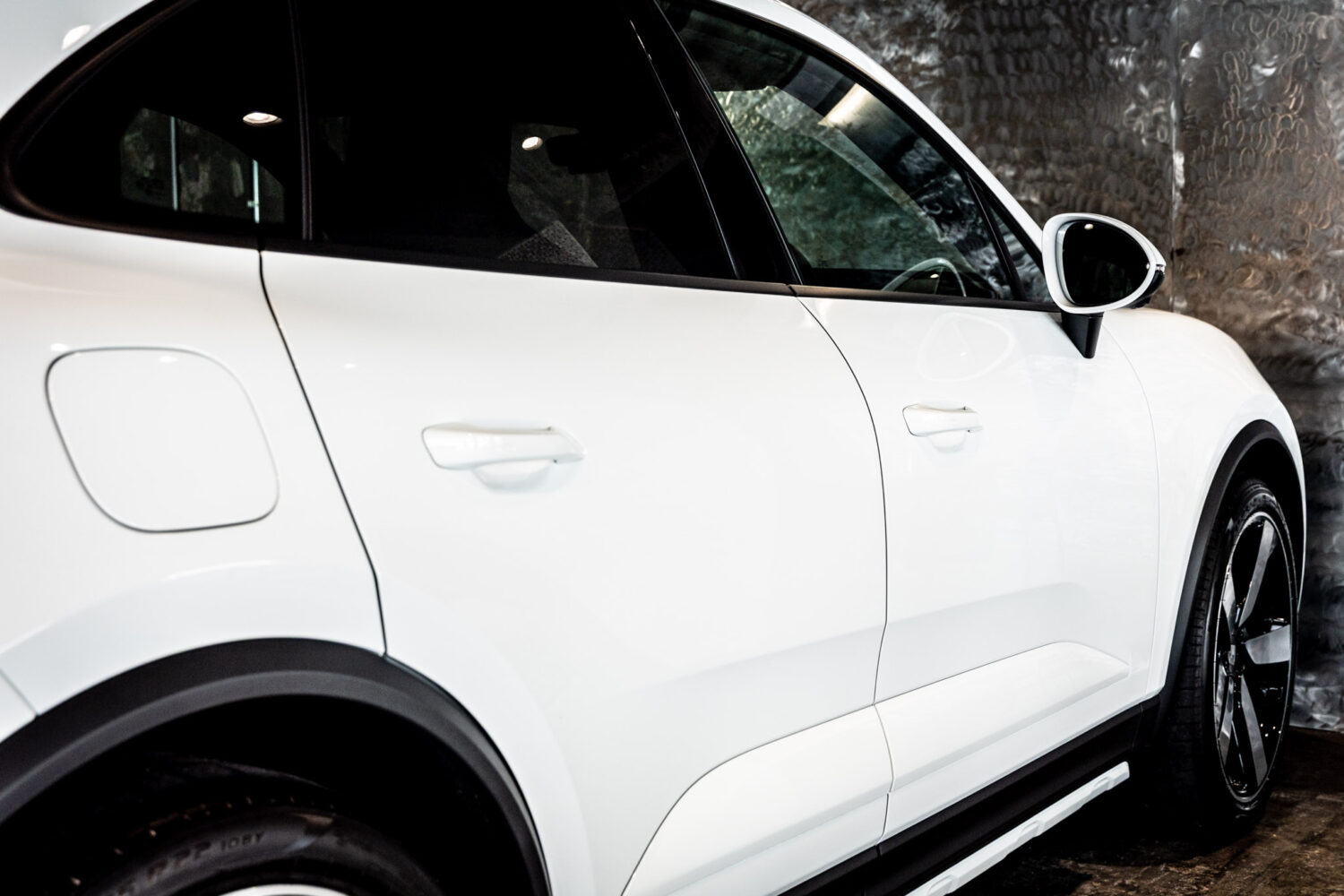 マカンエレクトリック ベースモデル