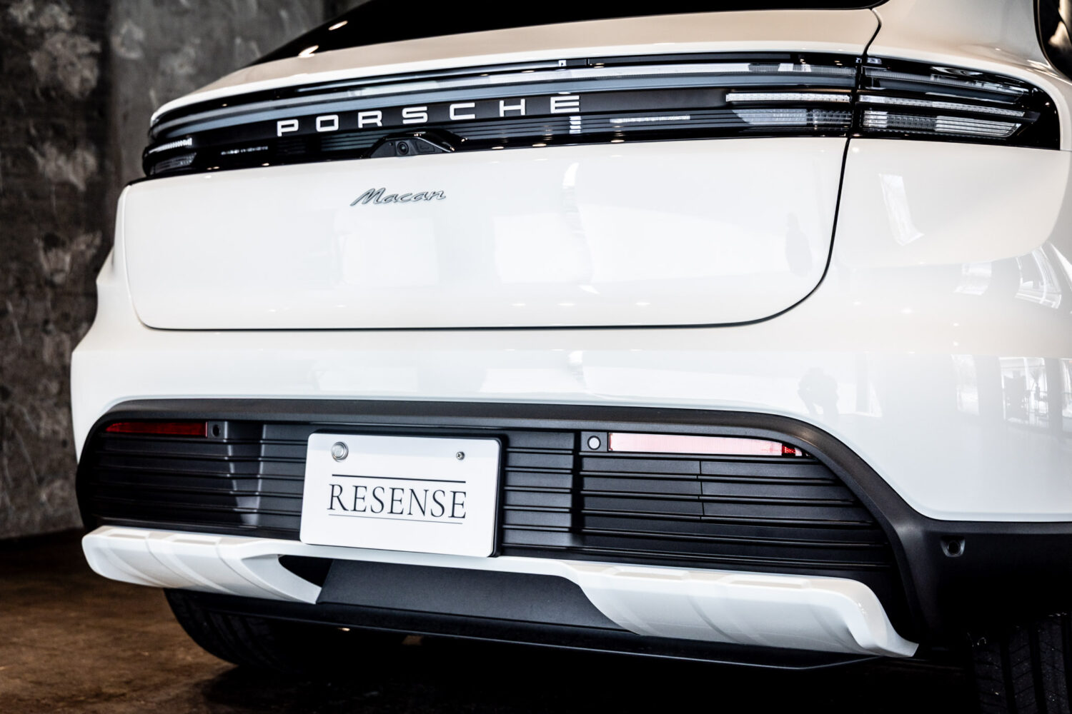 マカンエレクトリック ベースモデル