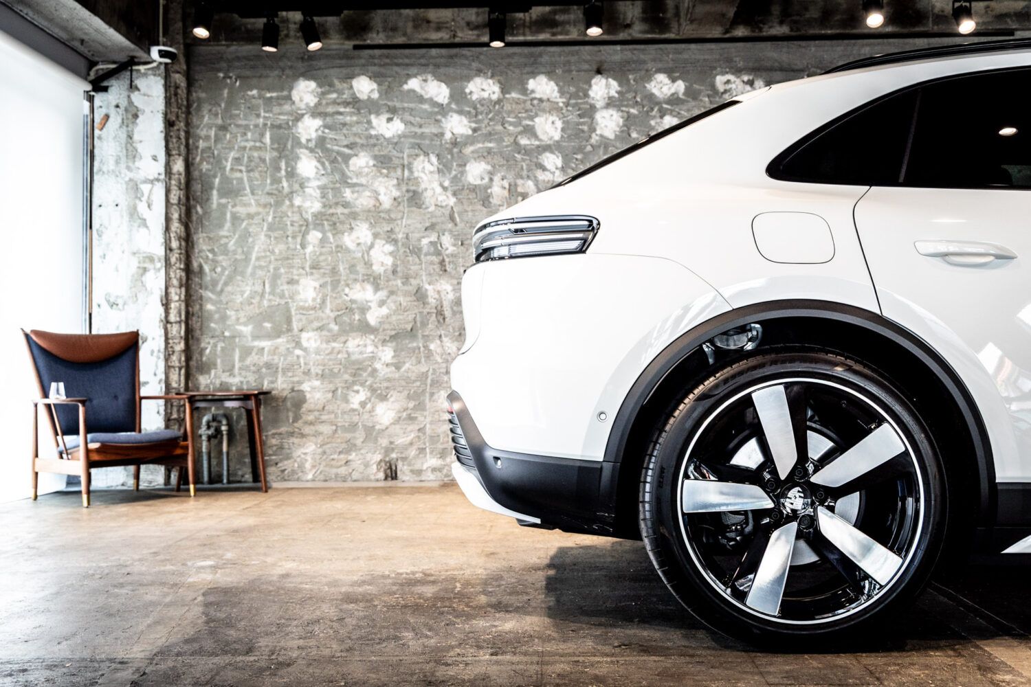 マカンエレクトリック ベースモデル